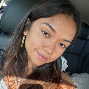 Meet your Posher, Lyra